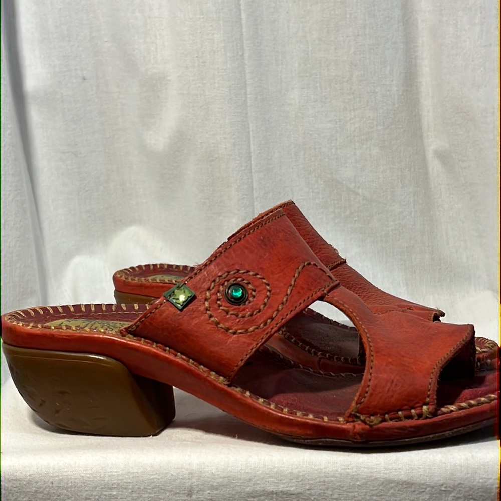 El Naturalista red leather thong slides